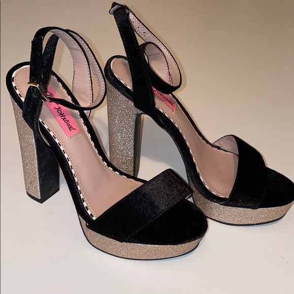 betsey johnson rose flower wood clog sandals